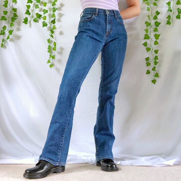 2000s Levi’s 515 bootcut jeans - Picture 2 of 4